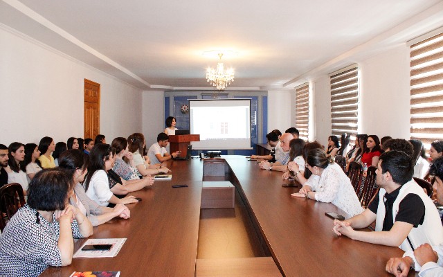 "Media savadlılığı" mövzusunda seminar keçirildi- FOTOLAR "Media savadlılığı" mövzusunda seminar keçirildi- FOTOLAR